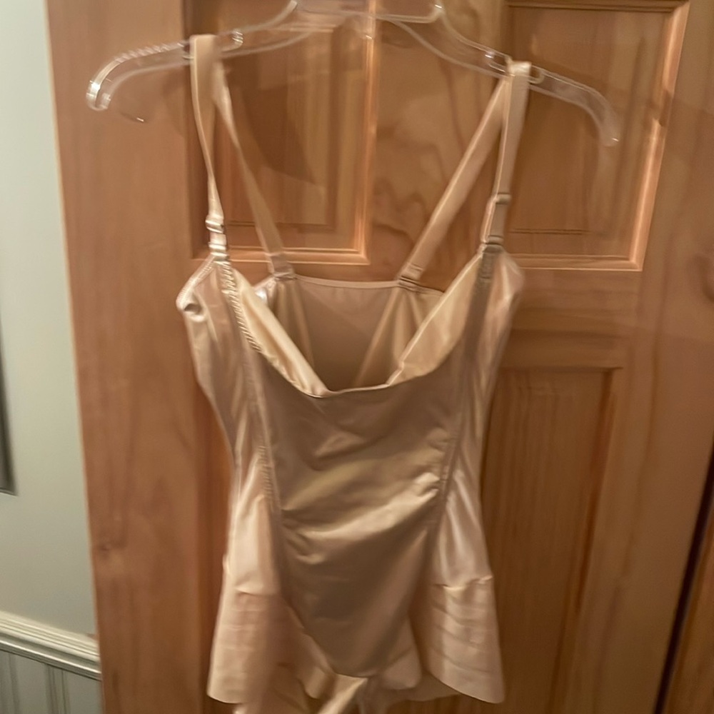 Maidenform shapewear open crotch no bra new